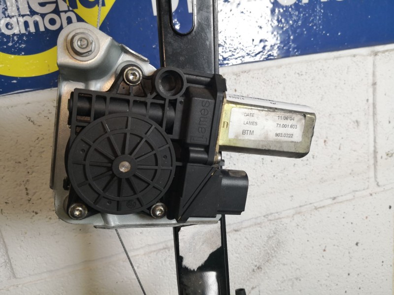 Recambio de elevalunas trasero derecho para bmw serie 1 berlina (e81/e87) 116i referencia OEM IAM    Recambio de elevalunas trasero derecho para bmw serie 1 berlina (e81/e87) 116i referencia OEM IAM