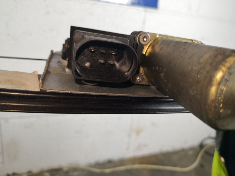 Recambio de elevalunas trasero derecho para bmw serie 1 berlina (e81/e87) 116i referencia OEM IAM    Recambio de elevalunas trasero derecho para bmw serie 1 berlina (e81/e87) 116i referencia OEM IAM