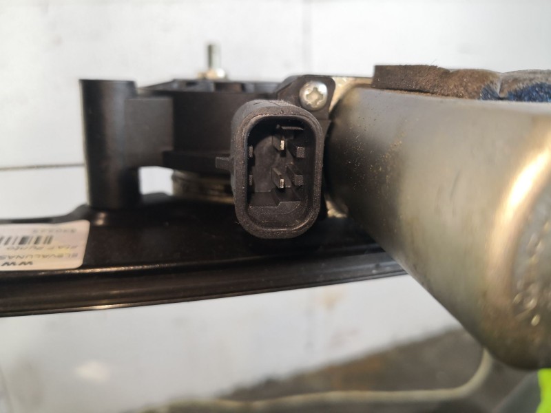 Recambio de elevalunas delantero izquierdo para fiat punto 1.3 multijet 16v 90 dynamic referencia OEM IAM    Recambio de elevalunas delantero izquierdo para fiat punto 1.3 multijet 16v 90 dynamic referencia OEM IAM