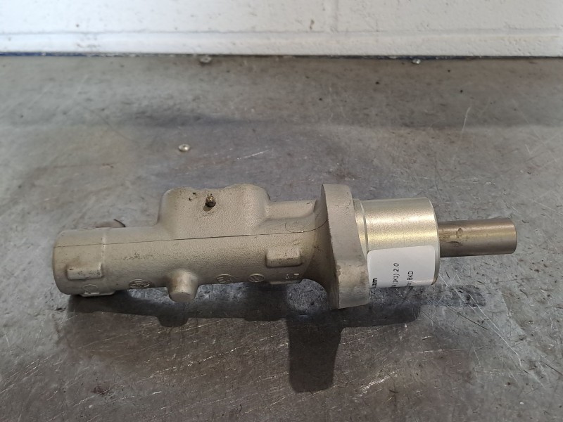 Recambio de bomba freno para volkswagen golf v berlina (1k1) 2.0 tdi | 0.03 - 0.08 2.0 tdi | 0.03 - 0.08 referencia OEM IAM   