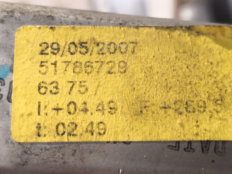 Recambio de elevalunas delantero izquierdo para fiat punto 1.3 multijet 16v 90 dynamic referencia OEM IAM    Recambio de elevalunas delantero izquierdo para fiat punto 1.3 multijet 16v 90 dynamic referencia OEM IAM