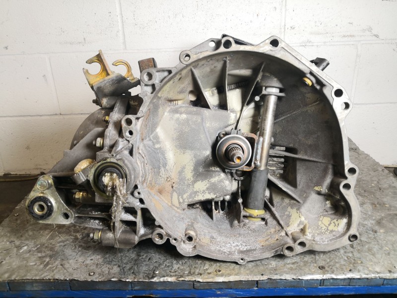 Recambio de caja cambios para citroen jumper 31c2.5d swb referencia OEM IAM 20KE04  