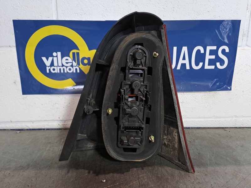 Recambio de piloto trasero izquierdo para mercedes clase a (w168) 1.4 cat referencia OEM IAM    Recambio de piloto trasero izquierdo para mercedes clase a (w168) 1.4 cat referencia OEM IAM