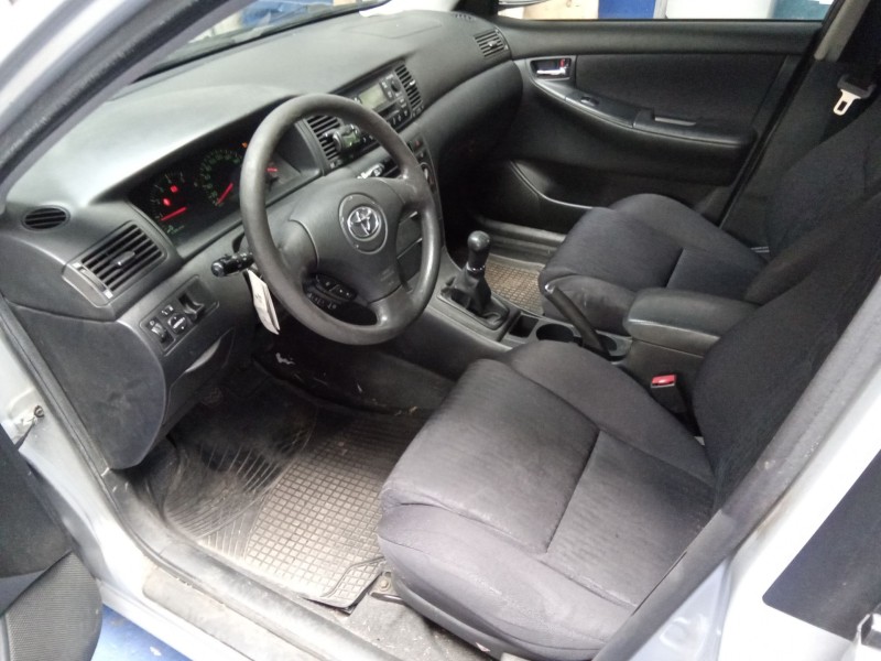 toyota corolla (e12) del año 2003