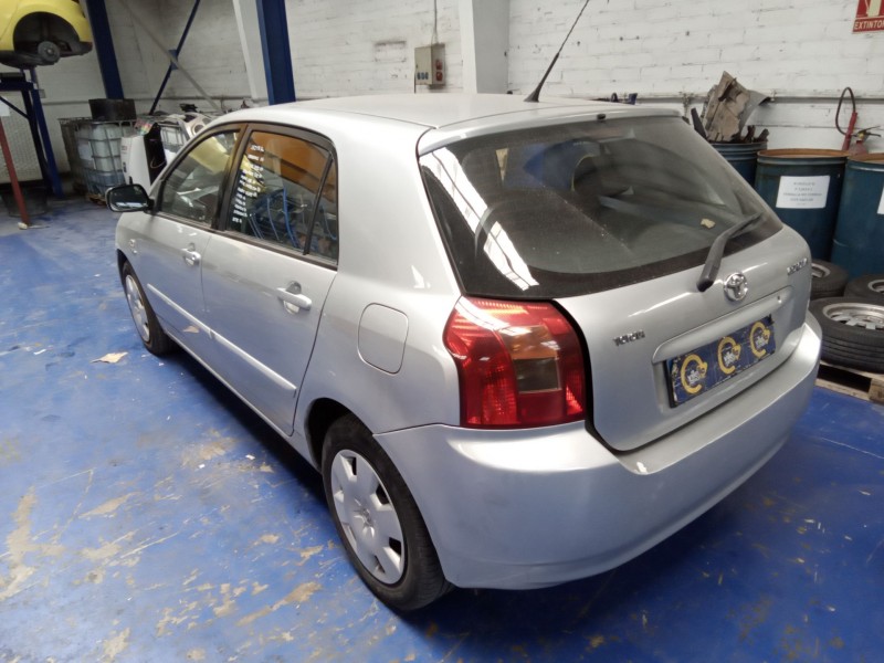 toyota corolla (e12) del año 2003