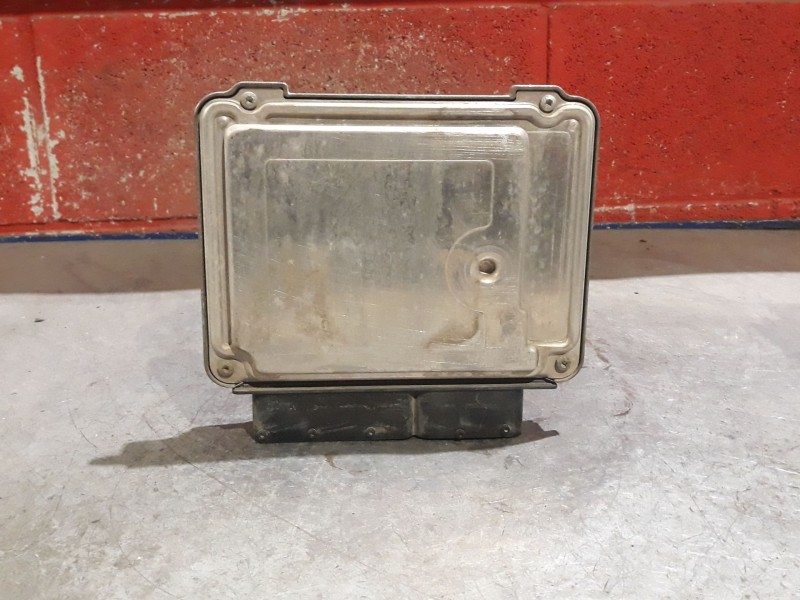 Recambio de centralita motor uce para opel vectra c berlina  | 0.02 - 0.05  | 0.02 - 0.05 referencia OEM IAM 0281011448  