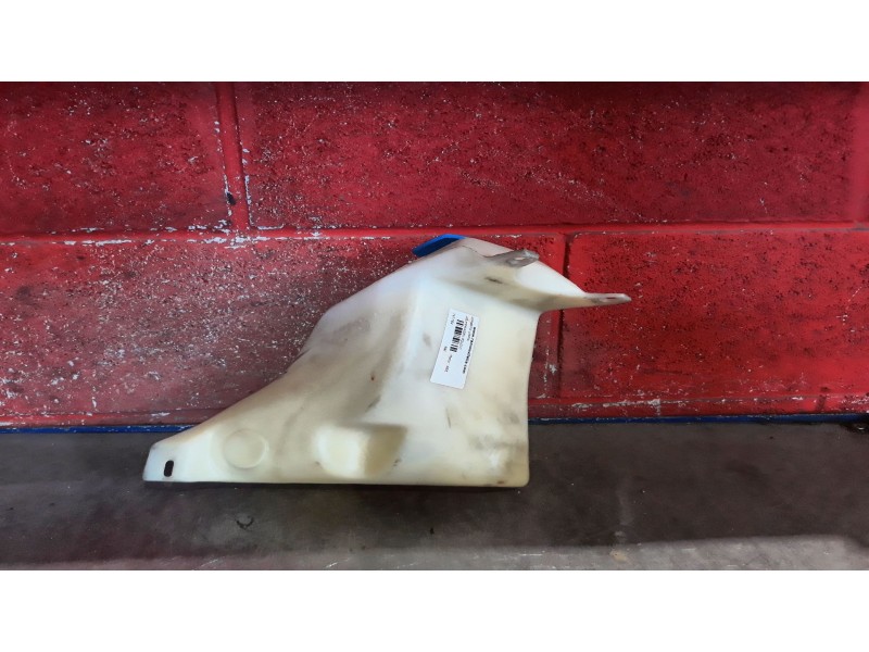 Recambio de deposito limpia para volkswagen polo referencia OEM IAM   