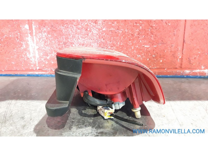 Recambio de piloto trasero derecho para mitsubishi space star (dg0) 1600 comfort | 05.01 - ... 1600 comfort | 05.01 - ... refere