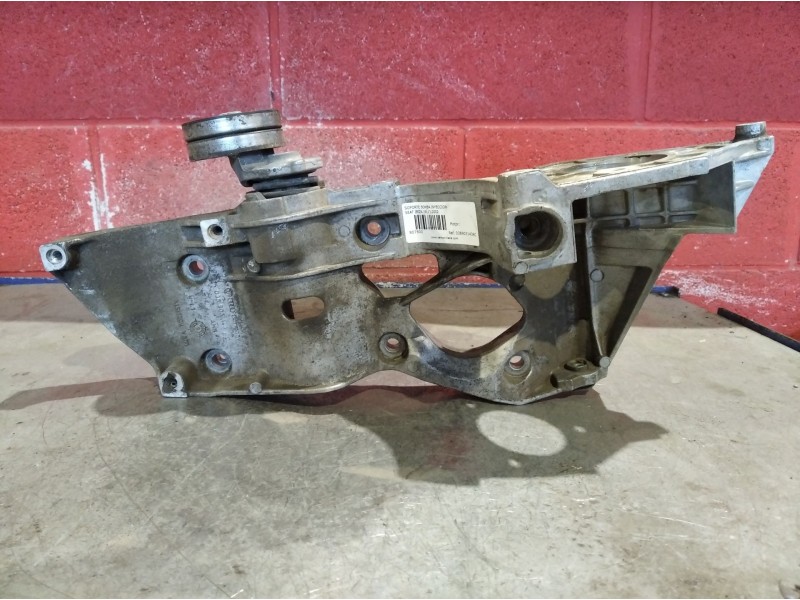 Recambio de soporte bomba inyeccion para seat ibiza (6l1) referencia OEM IAM 038903143AC   Recambio de soporte bomba inyeccion para seat ibiza (6l1) referencia OEM IAM 038903143AC