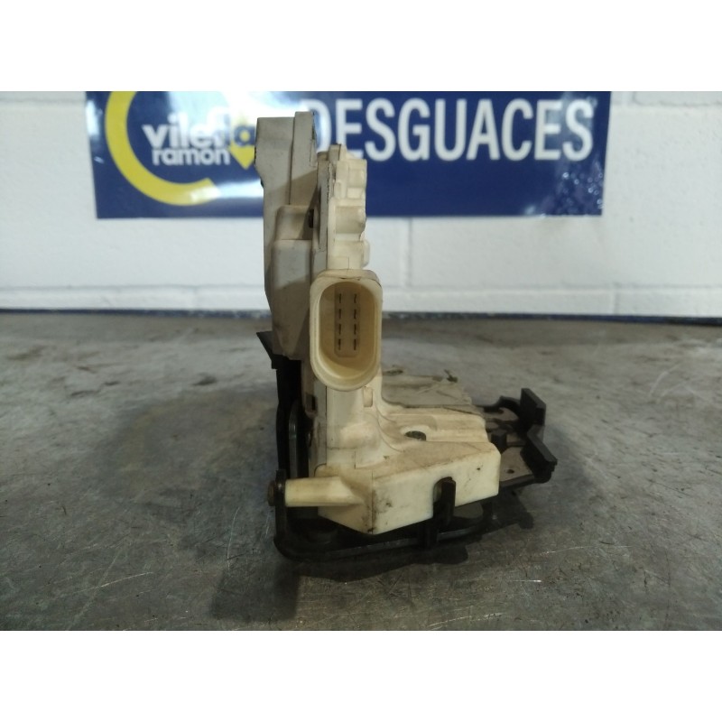 Recambio de cerradura puerta trasera izquierda para audi a4 berlina (8e) 2.0 16v tfsi referencia OEM IAM 8E1839015A  