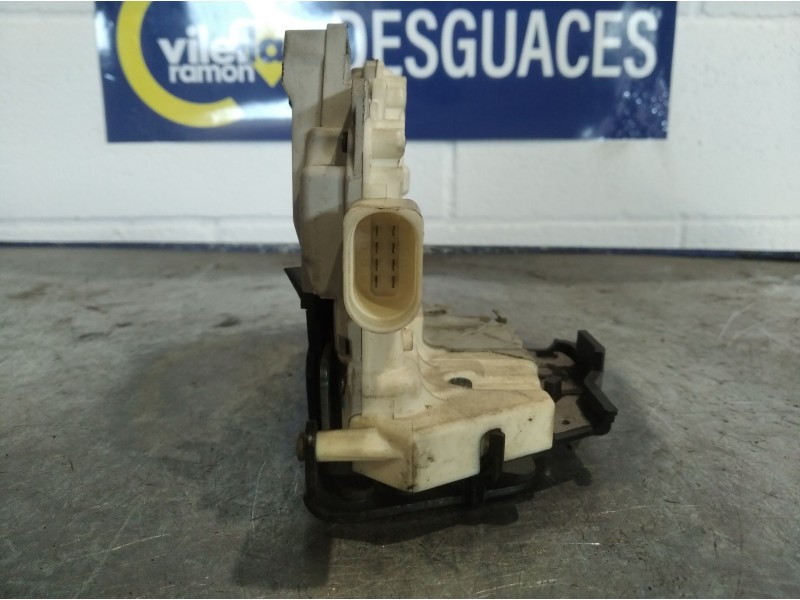 Recambio de cerradura puerta trasera izquierda para audi a4 berlina (8e) 2.0 16v tfsi referencia OEM IAM 8E1839015A  