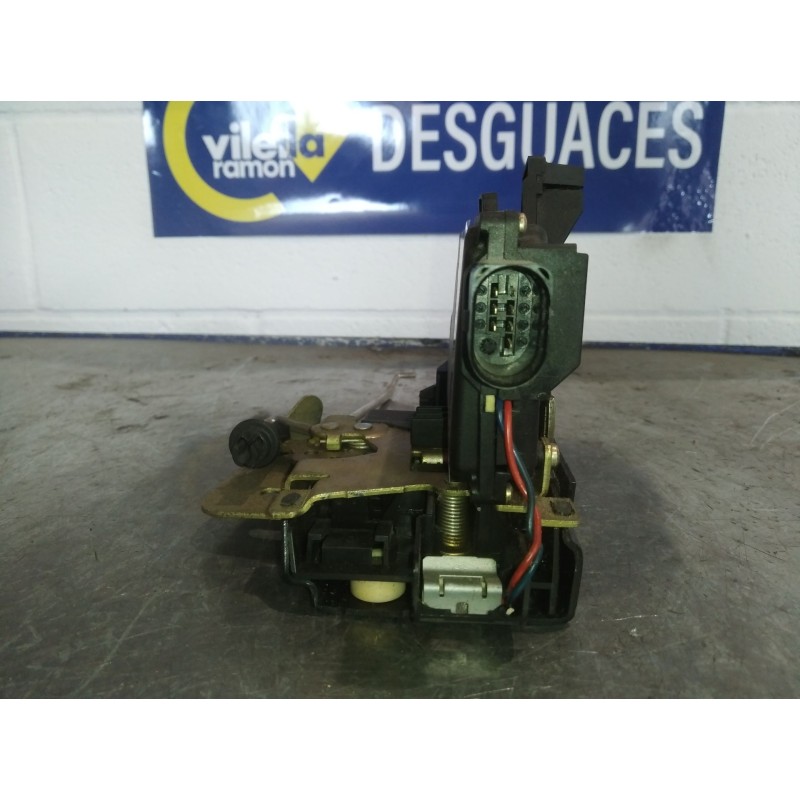 Recambio de cerradura puerta delantera derecha para audi a4 berlina (8e) 2.5 tdi quattro (132kw) referencia OEM IAM 4B1837016E  