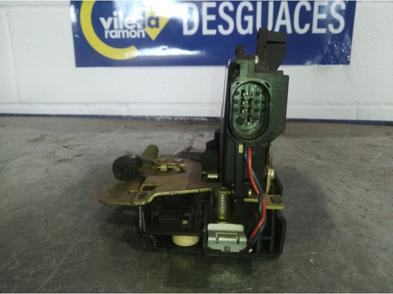 Recambio de cerradura puerta delantera derecha para audi a4 berlina (8e) 2.5 tdi quattro (132kw) referencia OEM IAM 4B1837016E  