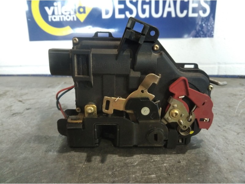Recambio de cerradura puerta trasera derecha para audi a4 berlina (8e) 2.5 tdi quattro (132kw) referencia OEM IAM 4B0839016D  