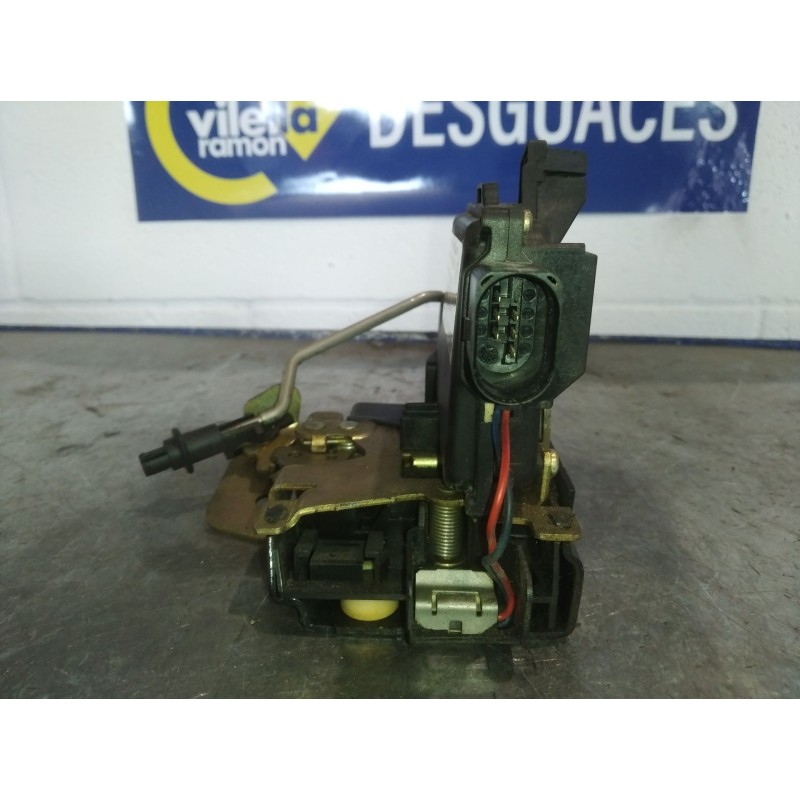 Recambio de cerradura puerta trasera derecha para audi a4 berlina (8e) 2.5 tdi quattro (132kw) referencia OEM IAM 4B0839016D  