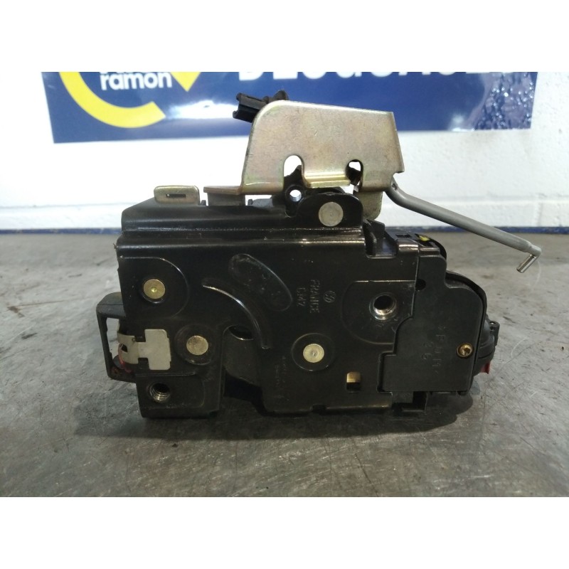 Recambio de cerradura puerta trasera izquierda para audi a4 berlina (8e) 2.5 tdi quattro (132kw) referencia OEM IAM 4B0839015D  