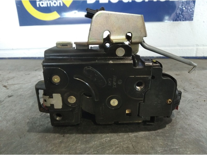 Recambio de cerradura puerta trasera izquierda para audi a4 berlina (8e) 2.5 tdi quattro (132kw) referencia OEM IAM 4B0839015D  