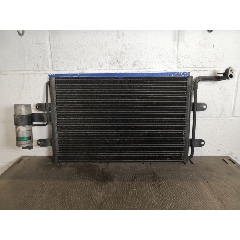 Recambio de condensador radiador aire acondicionado para volkswagen golf iv berlina (1j1) 1.6 referencia OEM IAM 1J0820411D  