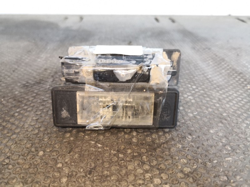 Recambio de pilotos matricula para peugeot 406 berlina (s1/s2) 2.0 referencia OEM IAM    Recambio de pilotos matricula para peugeot 406 berlina (s1/s2) 2.0 referencia OEM IAM