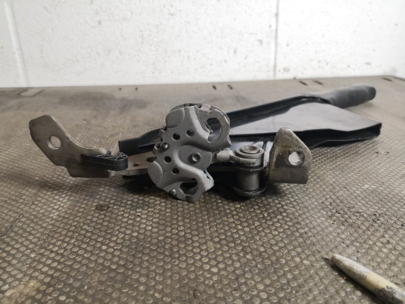 Recambio de palanca freno de mano para audi a4 1.8 t referencia OEM IAM    Recambio de palanca freno de mano para audi a4 1.8 t referencia OEM IAM