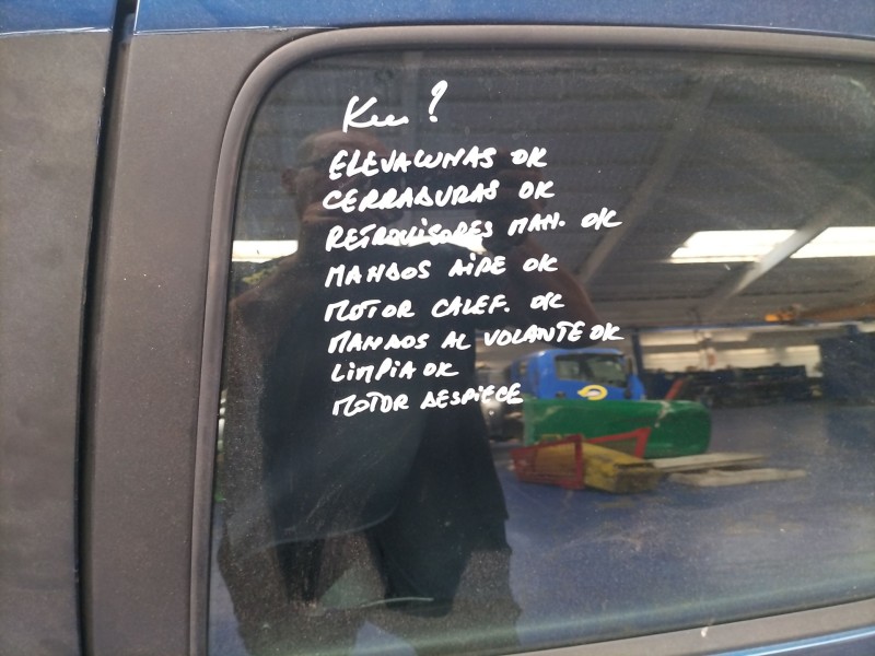 peugeot 206 berlina del año 2001