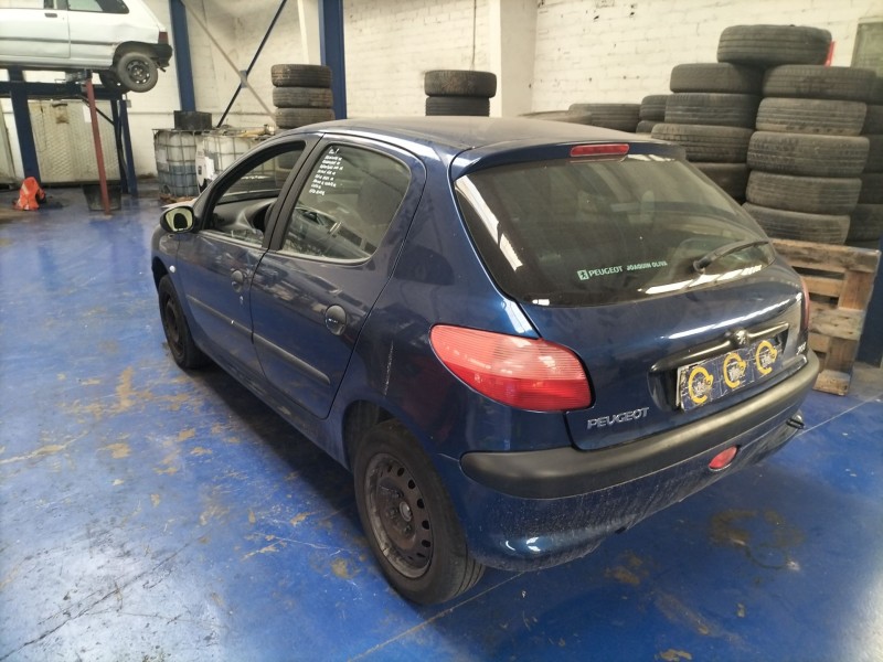 peugeot 206 berlina del año 2001