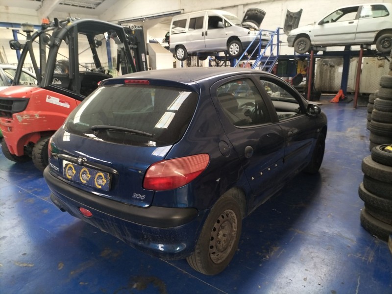 peugeot 206 berlina del año 2001