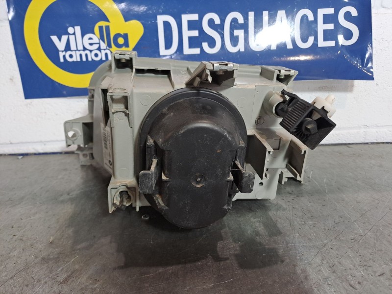 Recambio de faro derecho para renault clio clio 1.4 rn referencia OEM IAM   