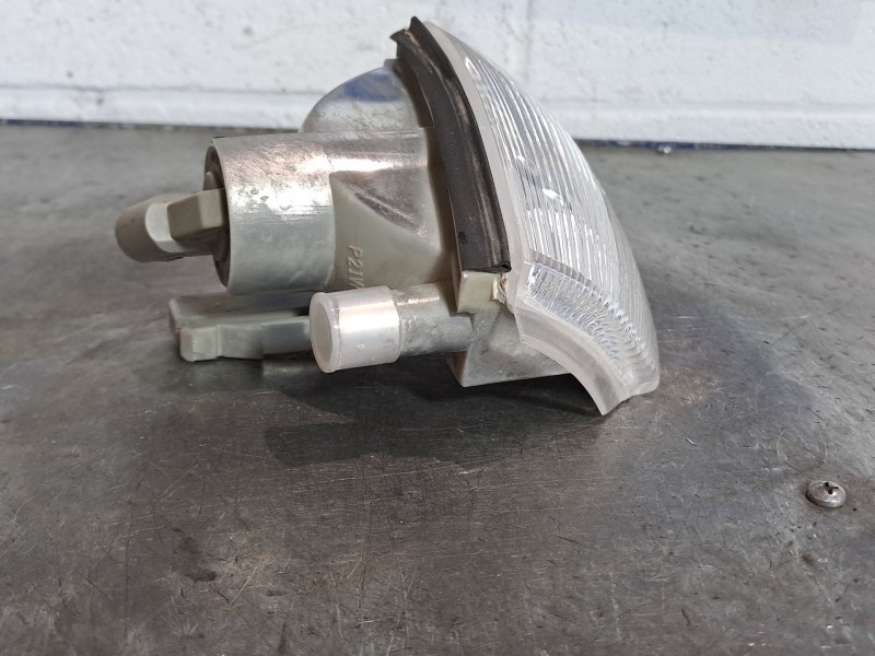 Recambio de piloto delantero izquierdo para renault clio clio 1.4 rn referencia OEM IAM   