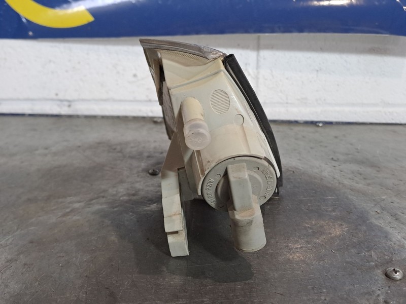 Recambio de piloto delantero derecho para renault clio clio 1.4 rn referencia OEM IAM 7701349982 67622405 