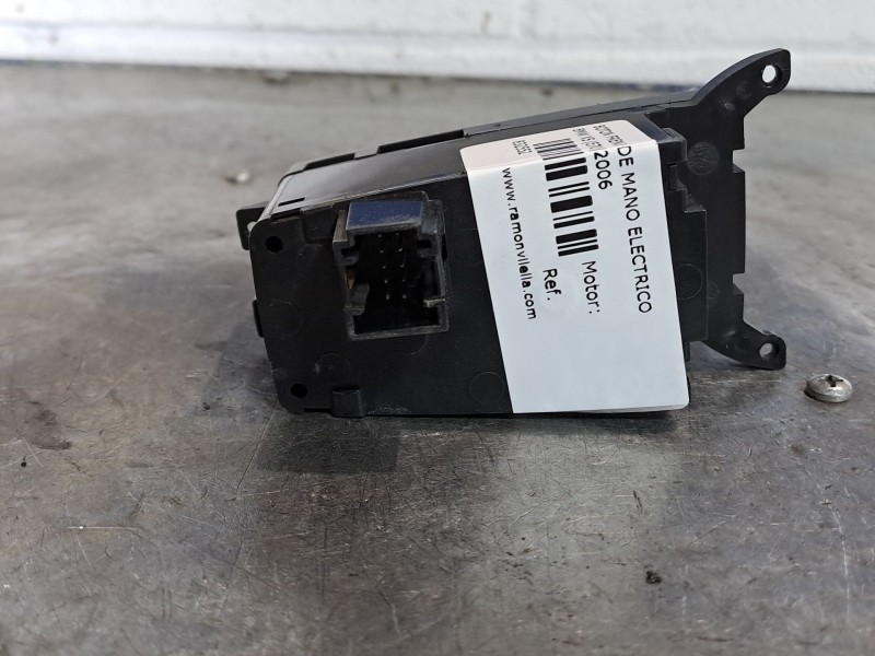 Recambio de boton freno de mano electrico para bmw x5 (e70) 3.0d referencia OEM IAM    Recambio de boton freno de mano electrico para bmw x5 (e70) 3.0d referencia OEM IAM