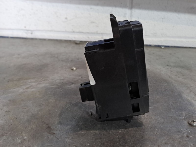 Recambio de boton freno de mano electrico para bmw x5 (e70) 3.0d referencia OEM IAM    Recambio de boton freno de mano electrico para bmw x5 (e70) 3.0d referencia OEM IAM