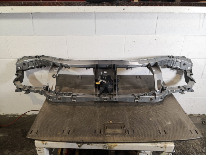 Recambio de panel frontal superior para ford mondeo ber. (ca2)  | 0.07 - ...  | 0.07 - ... referencia OEM IAM   