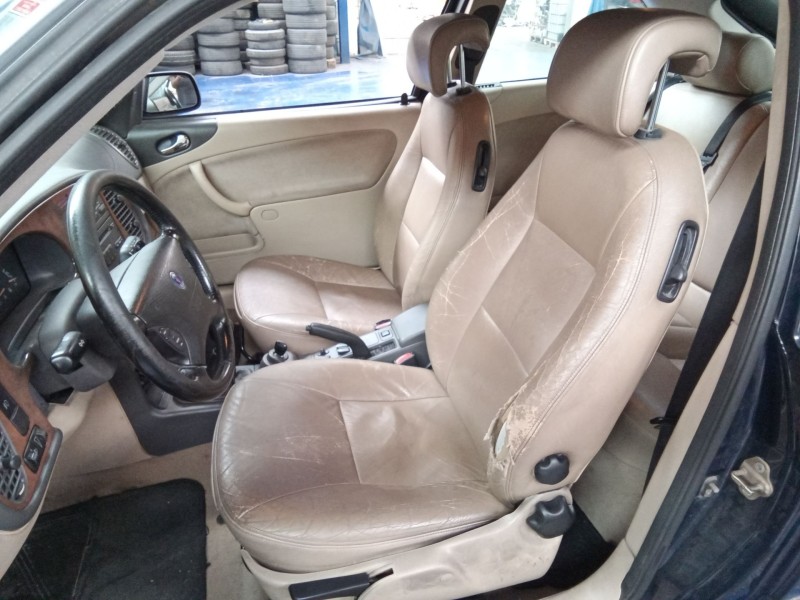 saab 9-3 berlina del año 1999