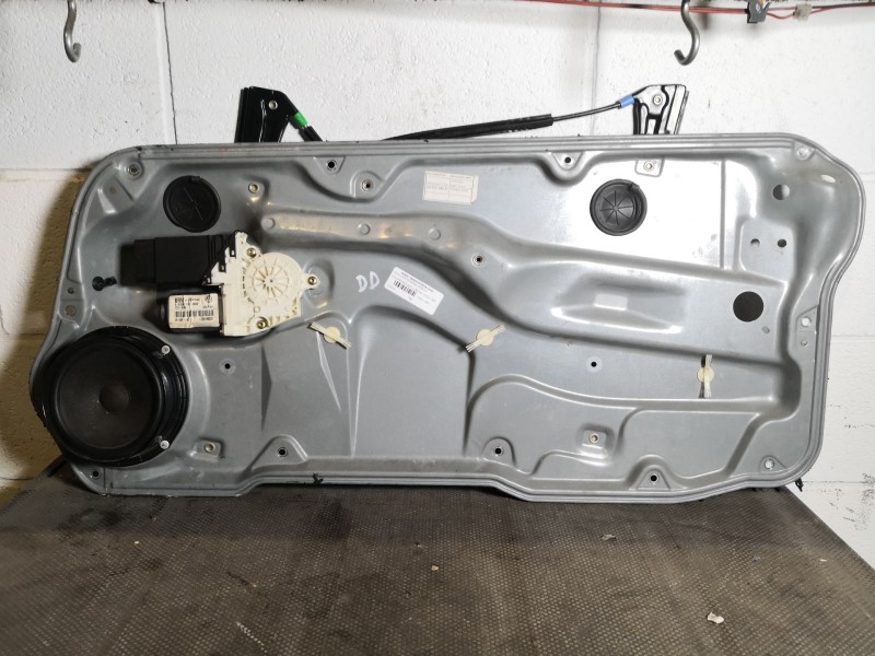 Recambio de elevalunas delantero derecho para volkswagen golf iv berlina (1j1) 1.6 referencia OEM IAM   