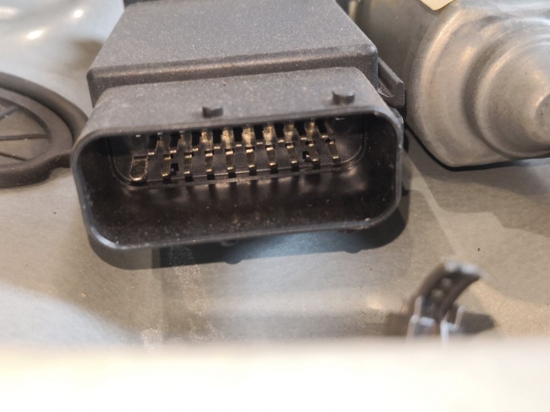 Recambio de elevalunas delantero derecho para volkswagen golf iv berlina (1j1) 1.6 referencia OEM IAM   