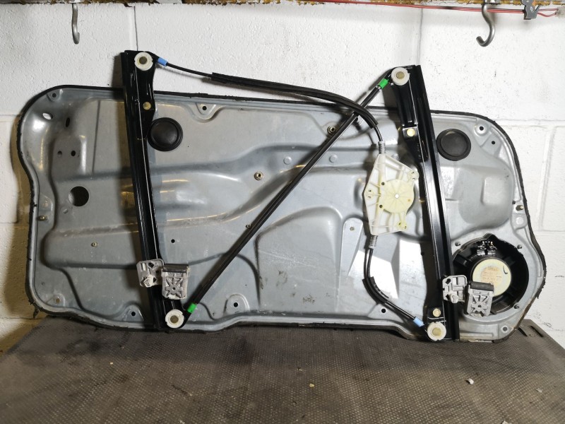 Recambio de elevalunas delantero derecho para volkswagen golf iv berlina (1j1) 1.6 referencia OEM IAM   