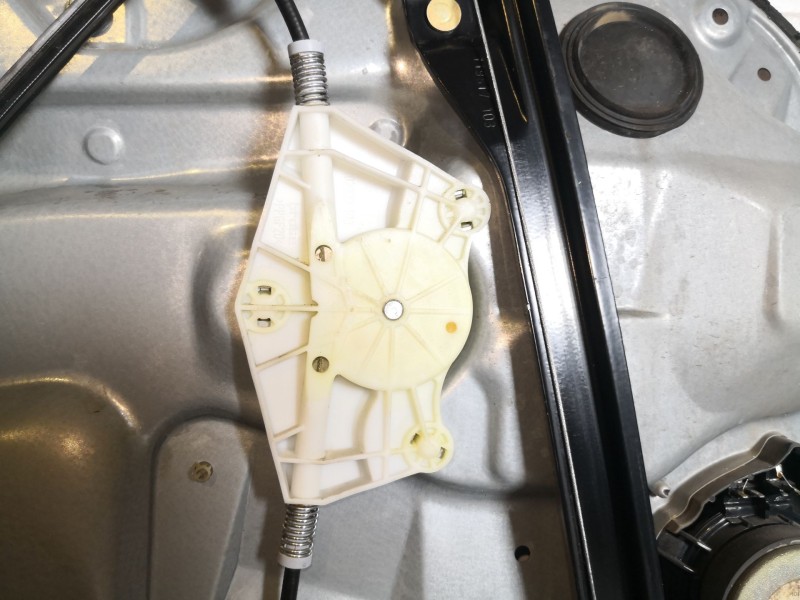 Recambio de elevalunas delantero derecho para volkswagen golf iv berlina (1j1) 1.6 referencia OEM IAM   