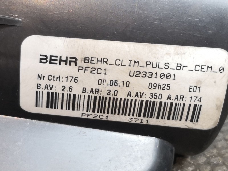 Recambio de motor calefaccion para citroen c4 berlina 1.6 16v hdi referencia OEM IAM U2331001  