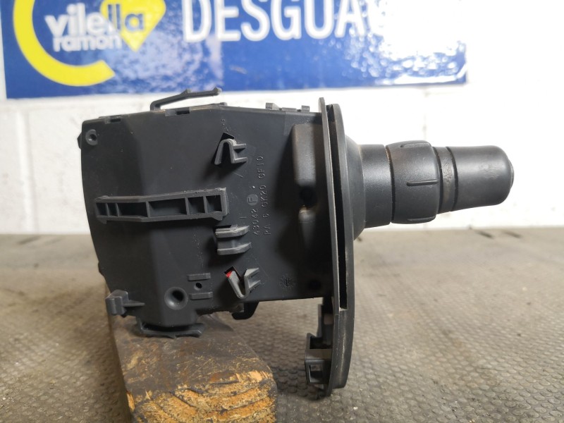 Recambio de mando intermitentes para renault clio iii  | 0.05 - ...  | 0.05 - ... referencia OEM IAM 88102001439  