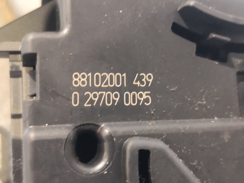 Recambio de mando intermitentes para renault clio iii  | 0.05 - ...  | 0.05 - ... referencia OEM IAM 88102001439  