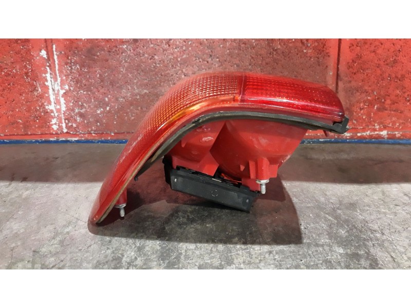 Recambio de piloto trasero derecho para audi 80/90 (811/813/853)  | 0.84 - ...  | 0.84 - ... referencia OEM IAM   
