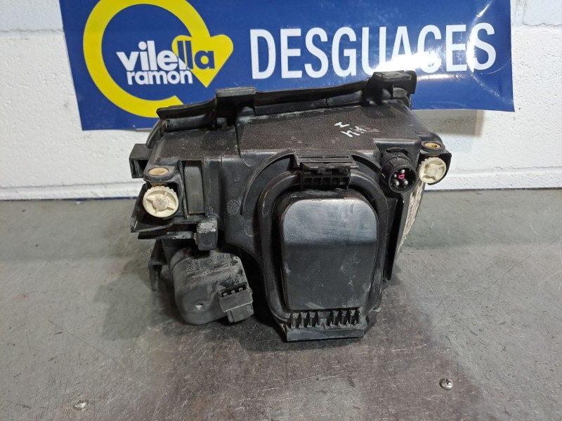 Recambio de faro izquierdo para audi a4 1.9 tdi avant referencia OEM IAM    Recambio de faro izquierdo para audi a4 1.9 tdi avant referencia OEM IAM