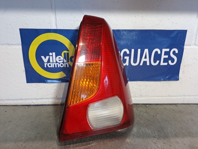 Recambio de piloto trasero derecho para dacia logan ambiance referencia OEM IAM 8200211019 89030062 