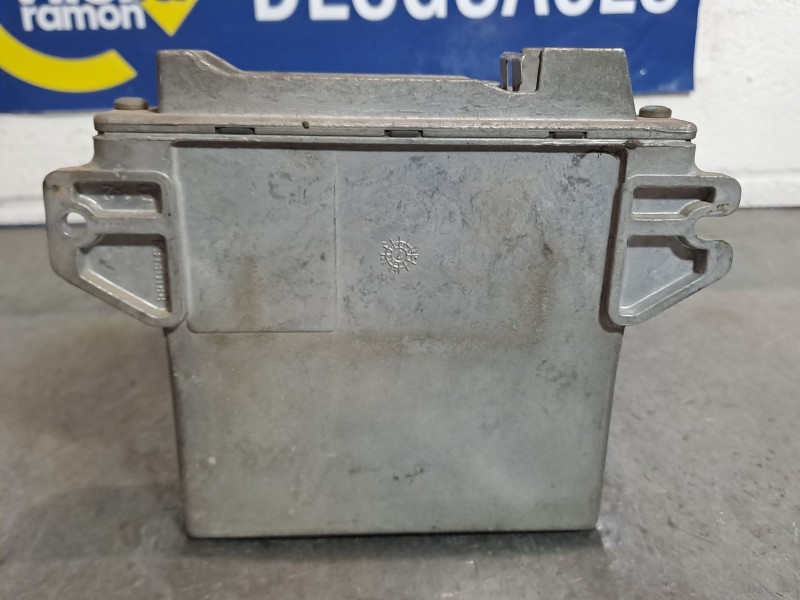 Recambio de centralita motor uce para renault clio 1.9d referencia OEM IAM 7700104956 7700111205 R04080009F