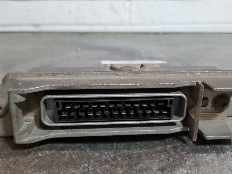 Recambio de centralita motor uce para renault clio 1.9d referencia OEM IAM 7700104956 7700111205 R04080009F