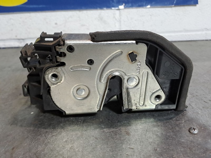 Recambio de cerradura puerta trasera izquierda para bmw x5 (e70) 3.0d referencia OEM IAM 7202147 A046998  Recambio de cerradura puerta trasera izquierda para bmw x5 (e70) 3.0d referencia OEM IAM 7202147 A046998