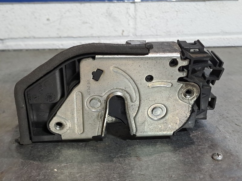 Recambio de cerradura puerta trasera derecha para bmw x5 (e70) 3.0d referencia OEM IAM 7202148 A046998 