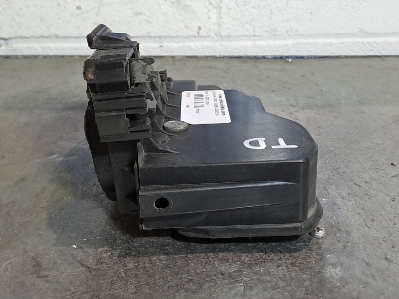 Recambio de cerradura puerta trasera derecha para bmw x5 (e70) 3.0d referencia OEM IAM 7202148 A046998 