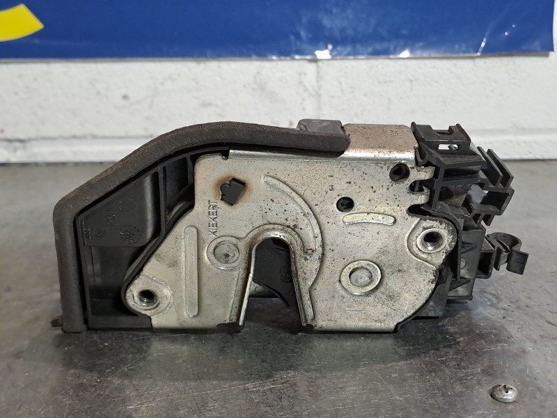 Recambio de cerradura puerta delantera derecha para bmw x5 (e70) 3.0d referencia OEM IAM 7202146 A046998 